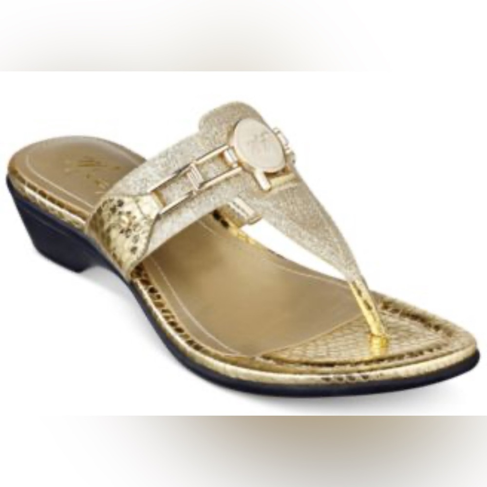 Marc Fisher Amina Metallic Gold Thong size 9M